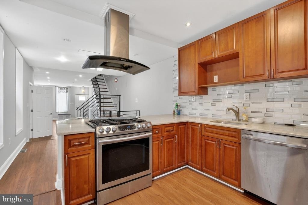 2319 E Somerset Street - Photo 8