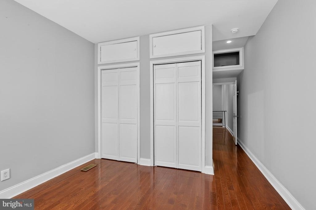 2319 E Somerset Street - Photo 25