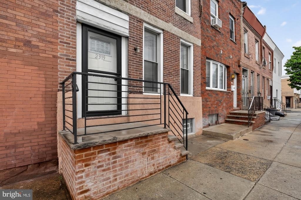 2319 E Somerset Street - Photo 27