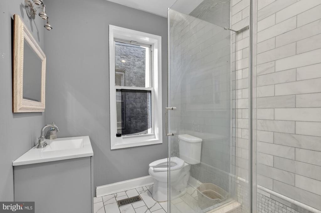 2319 E Somerset Street - Photo 21