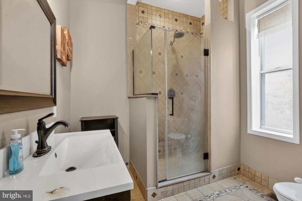 2319 E Somerset Street - Photo 20
