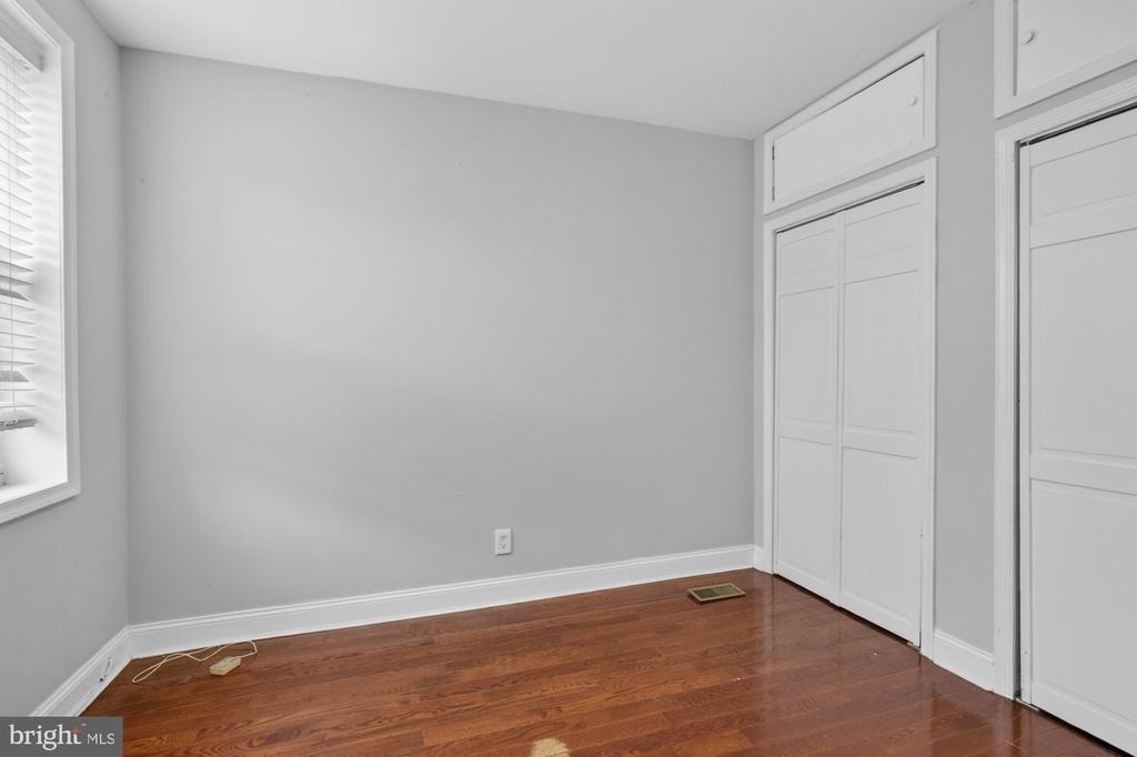 2319 E Somerset Street - Photo 26