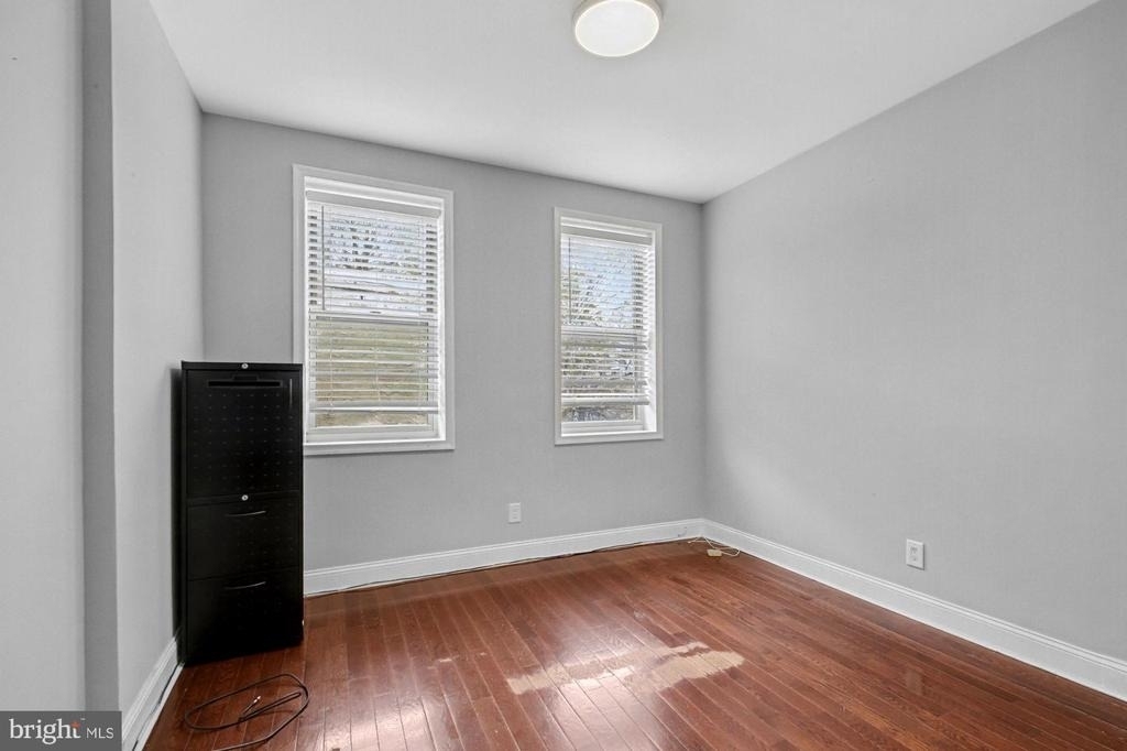 2319 E Somerset Street - Photo 23