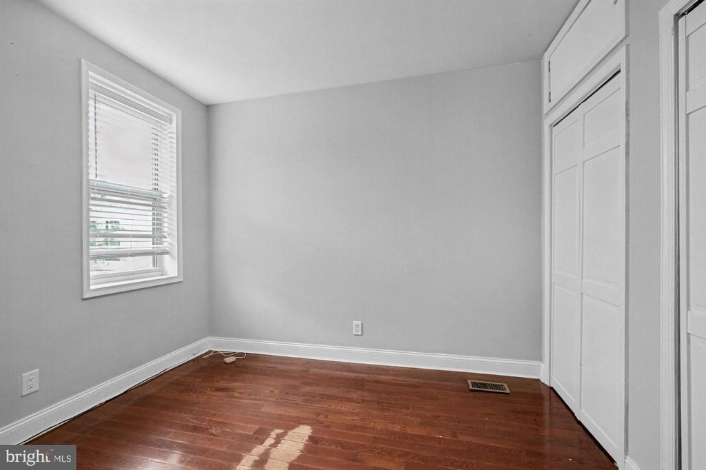 2319 E Somerset Street - Photo 24