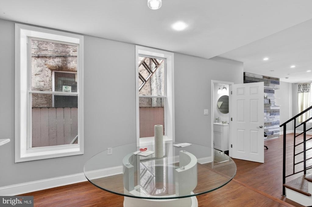 2319 E Somerset Street - Photo 6