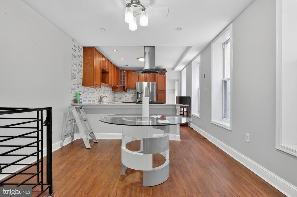 2319 E Somerset Street - Photo 5
