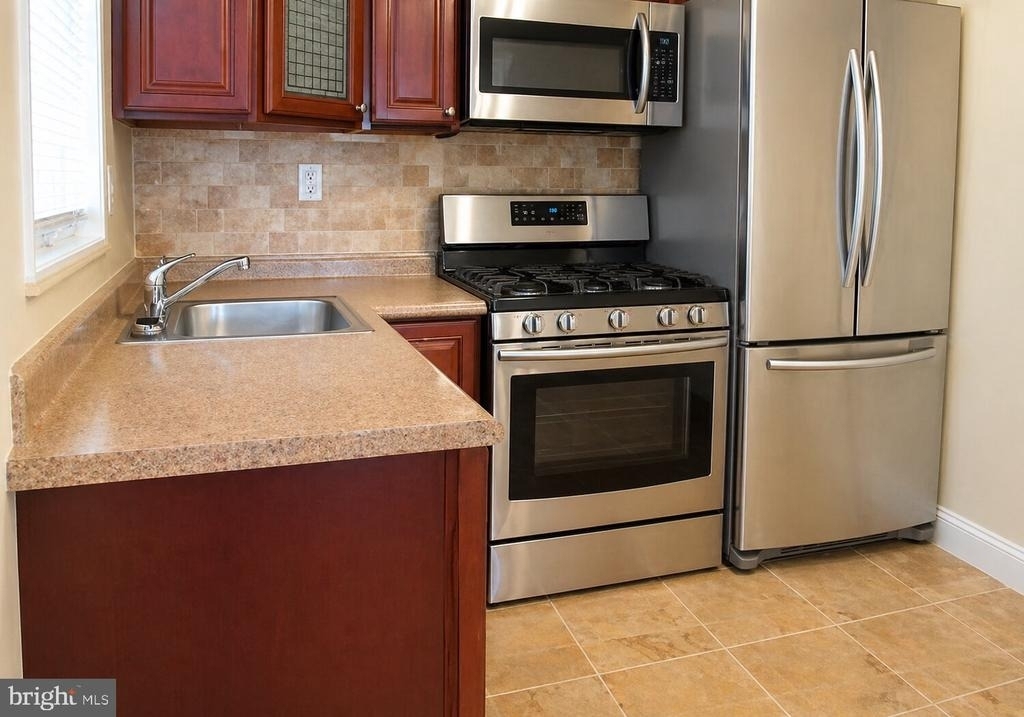 2415 W Seybert Street - Photo 3