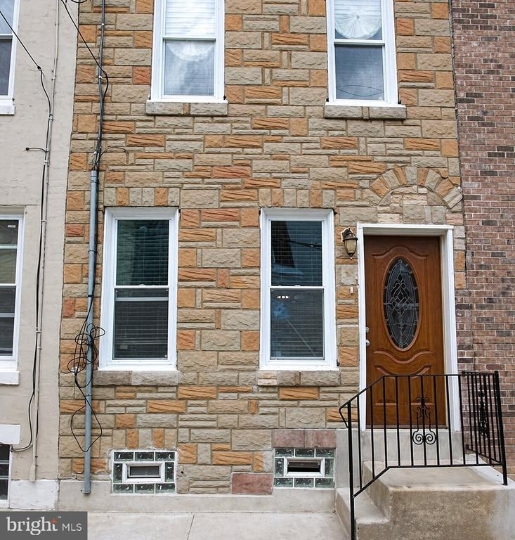 2415 W Seybert Street - Photo 0