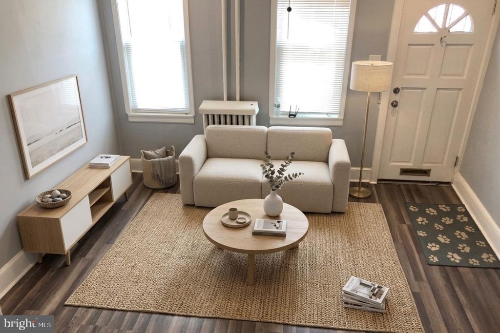 107 E Pastorius Street - Photo 2