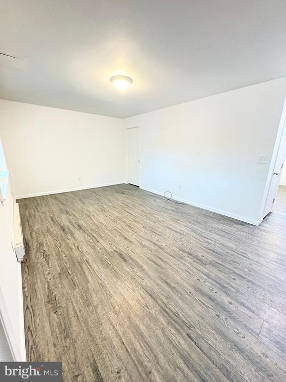 1630 E 9th Street - Photo 2
