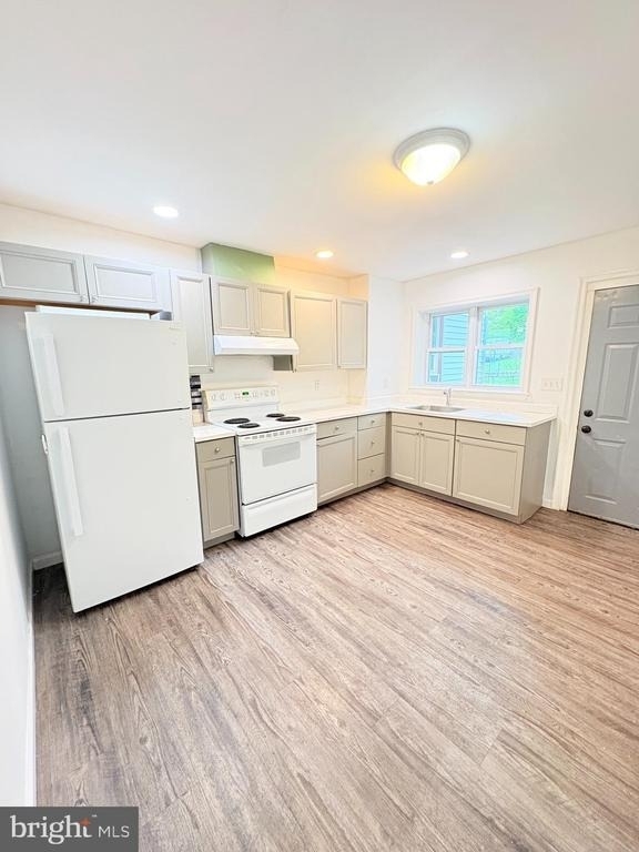 1630 E 9th Street - Photo 7