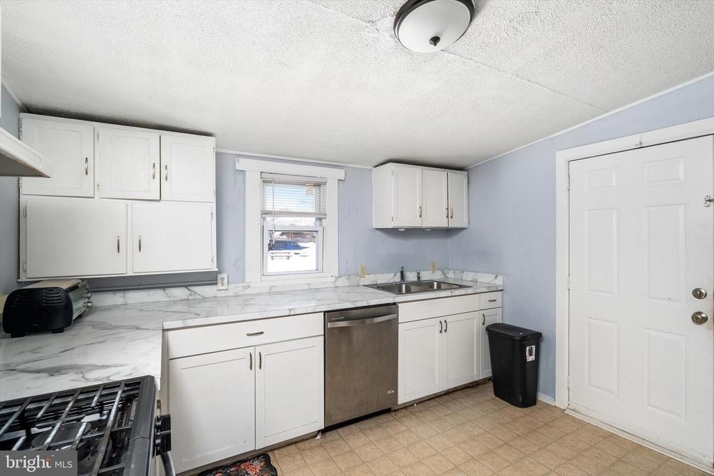 8 S Greenwood Avenue - Photo 5