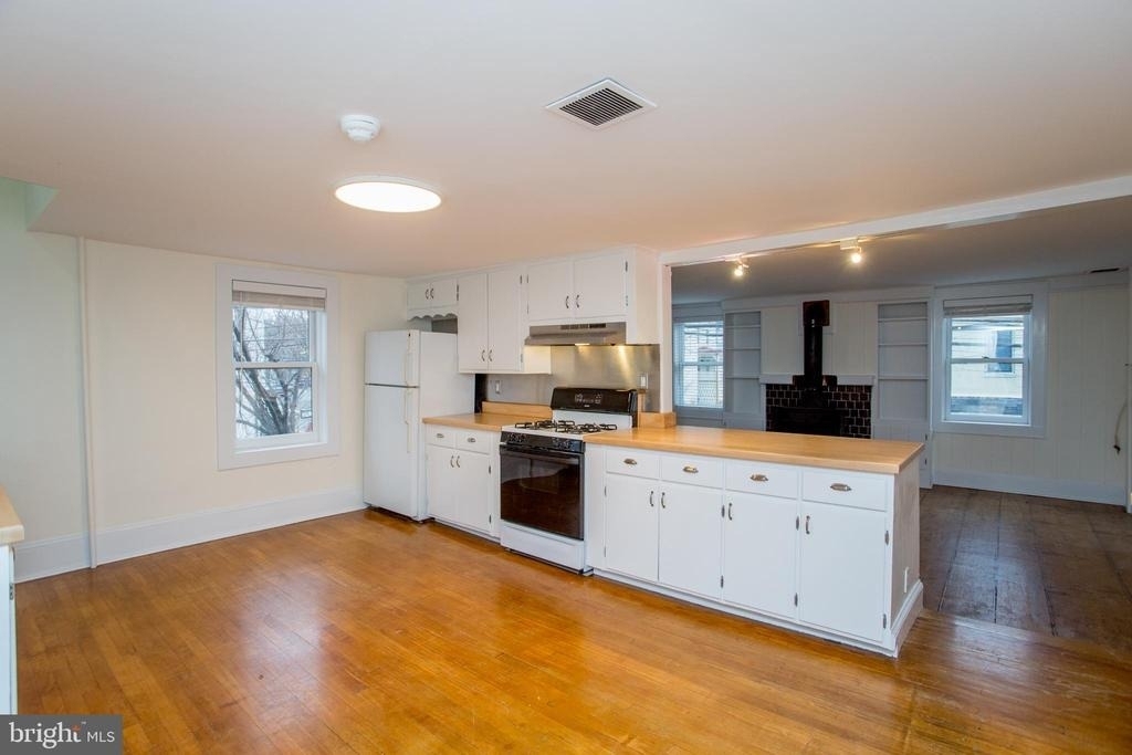 67 Ferry Street - Photo 7