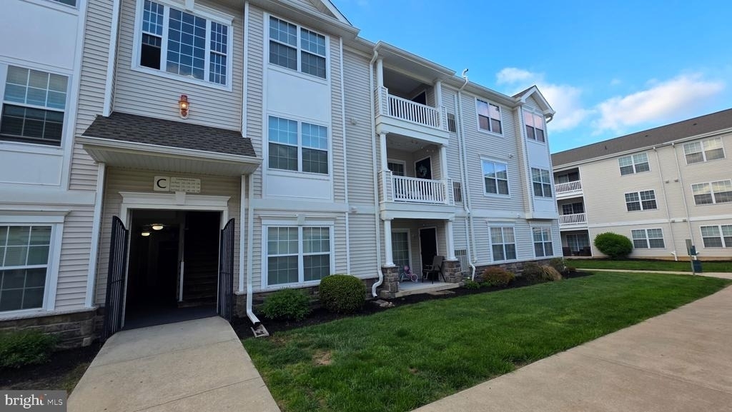 123 Lionheart Lane - Photo 0