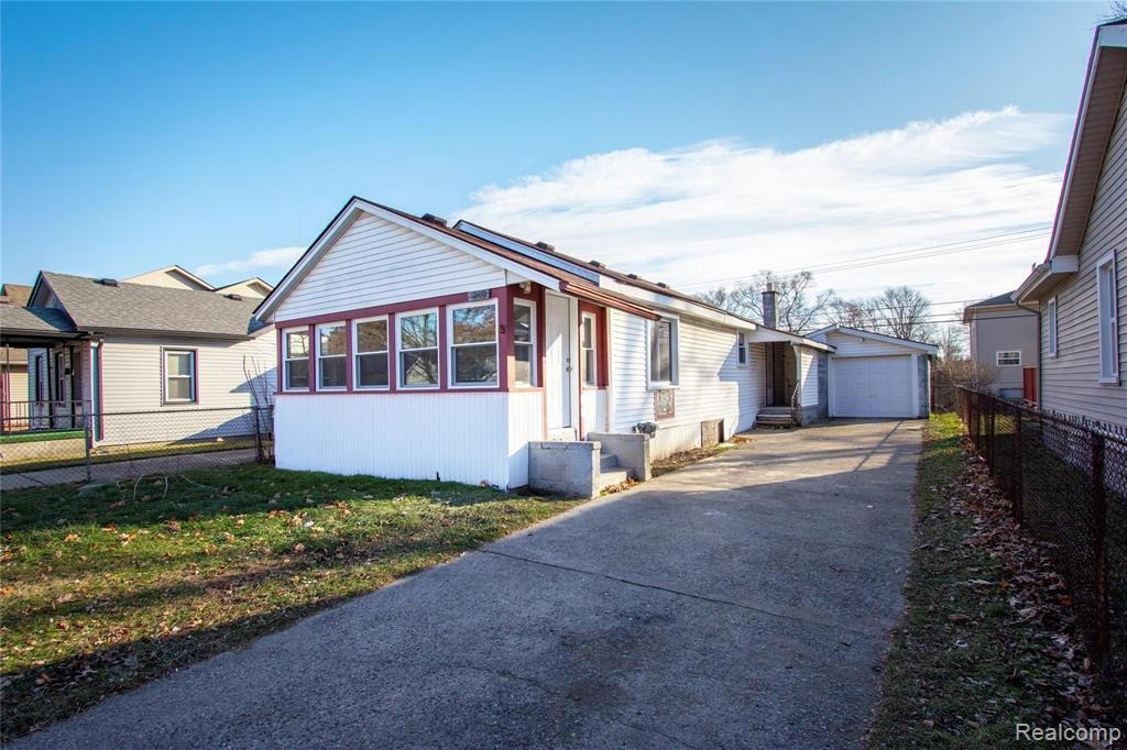 1308 E Milton - Photo 0