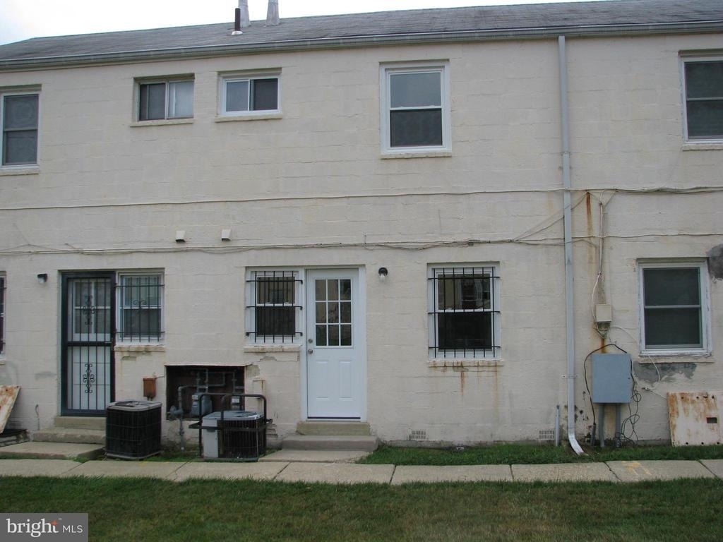 2528 Iverson Street - Photo 2