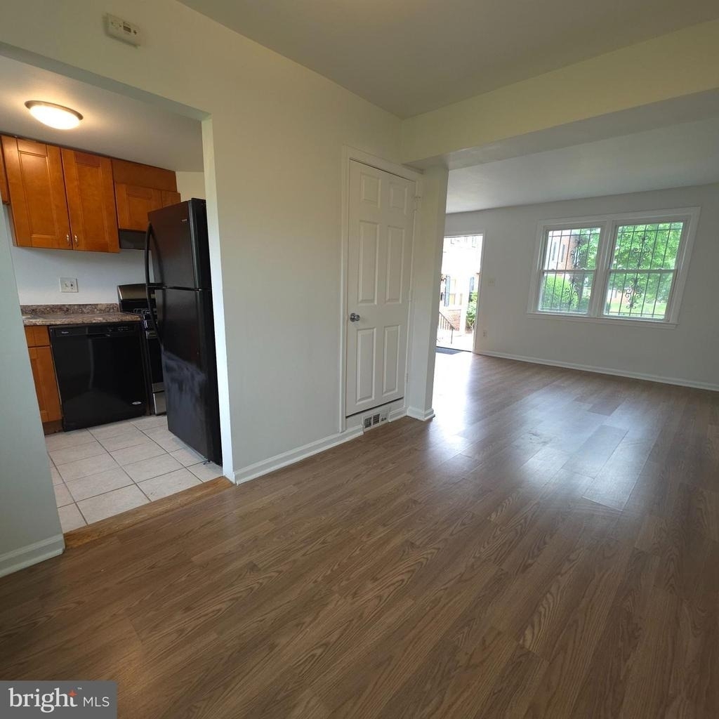 2528 Iverson Street - Photo 4