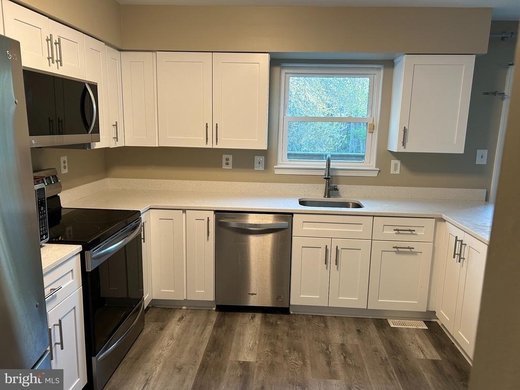 14646 London Lane - Photo 2