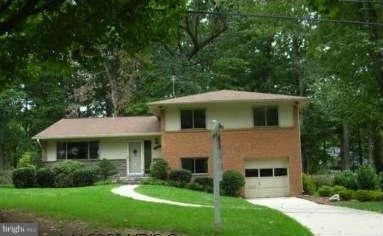 9820 Inglemere Drive - Photo 0