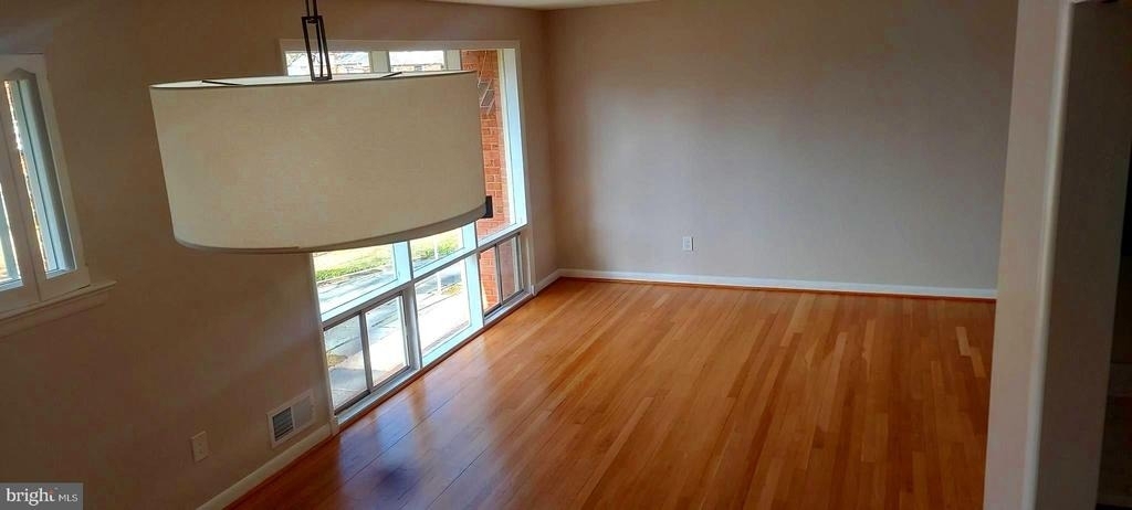 9820 Inglemere Drive - Photo 5