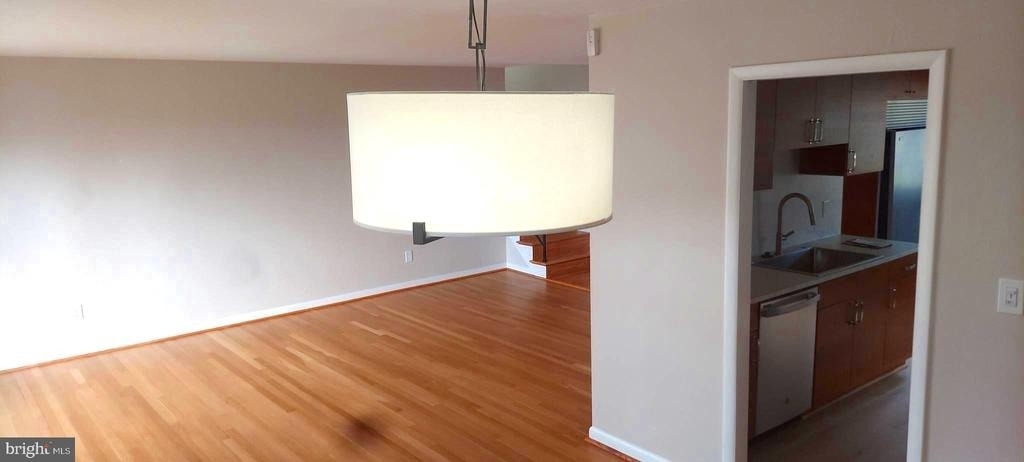 9820 Inglemere Drive - Photo 7