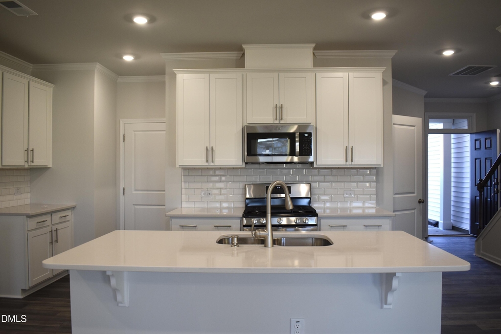 5046 Arkose Drive - Photo 6
