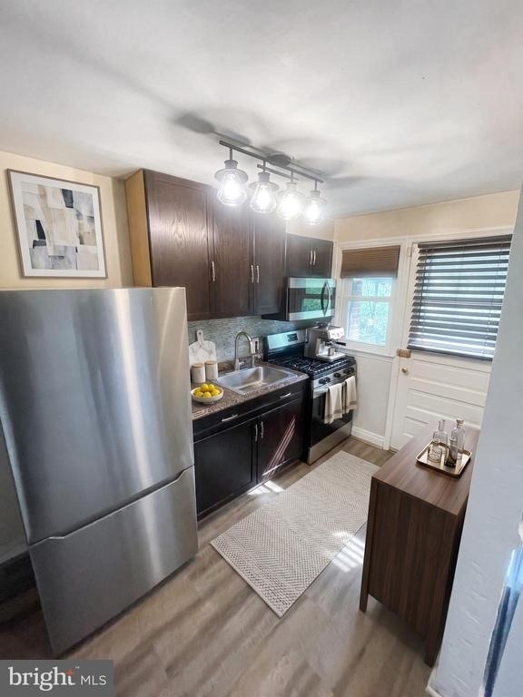 3566 Dudley Avenue - Photo 5