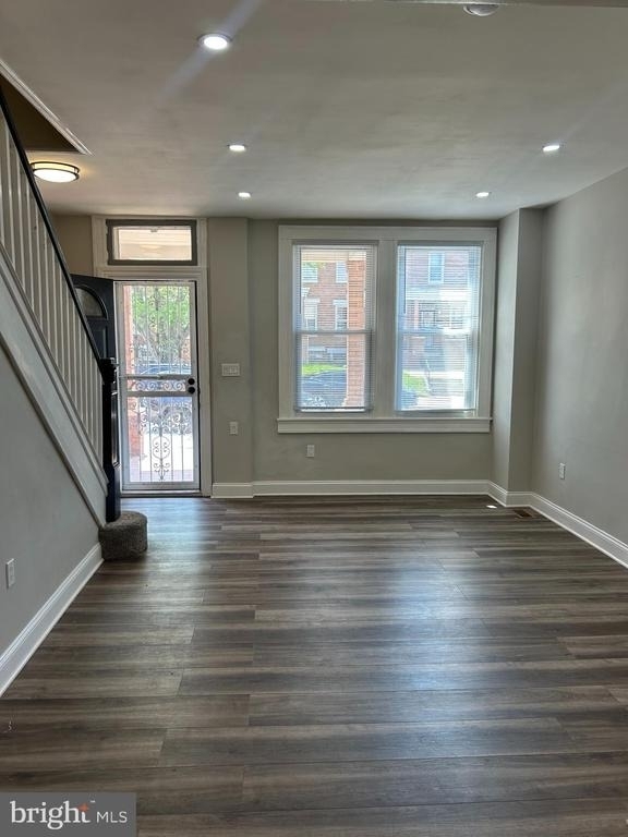 2828 Lake Avenue - Photo 3