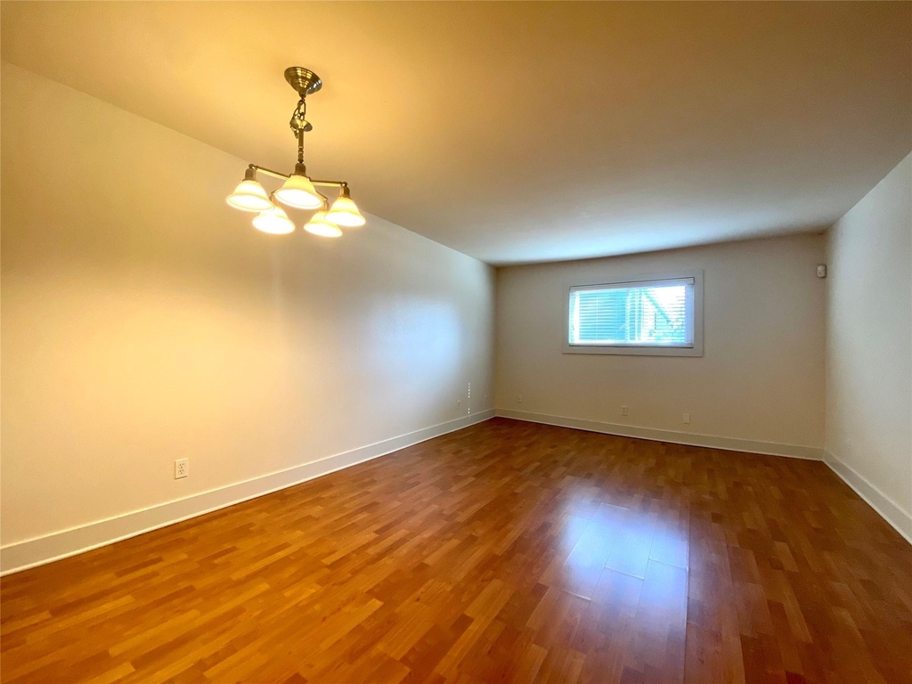 3815 Guadalupe St - Photo 3