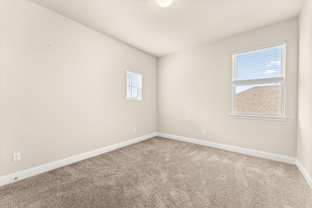5600 Rio Chama Cv - Photo 3