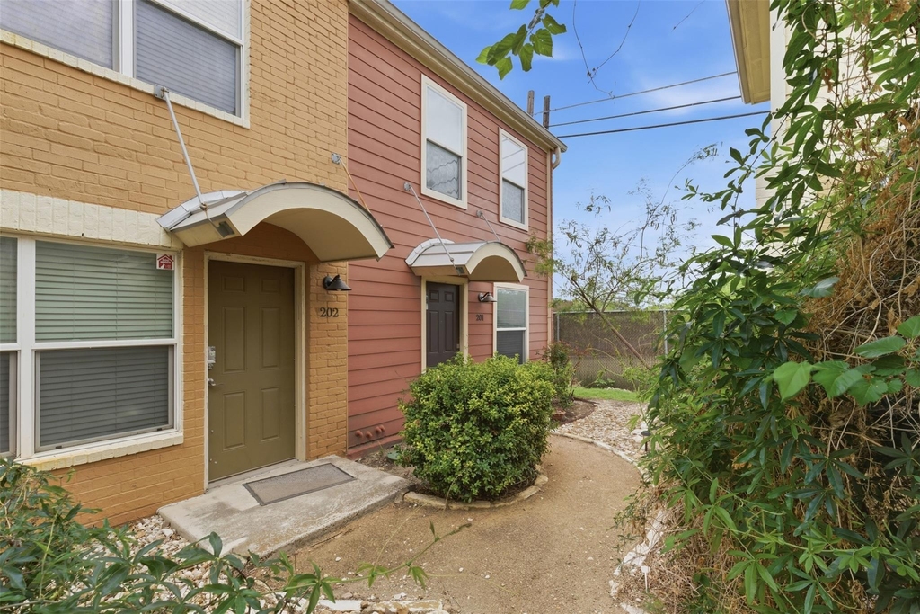 1101 Grove Blvd - Photo 19