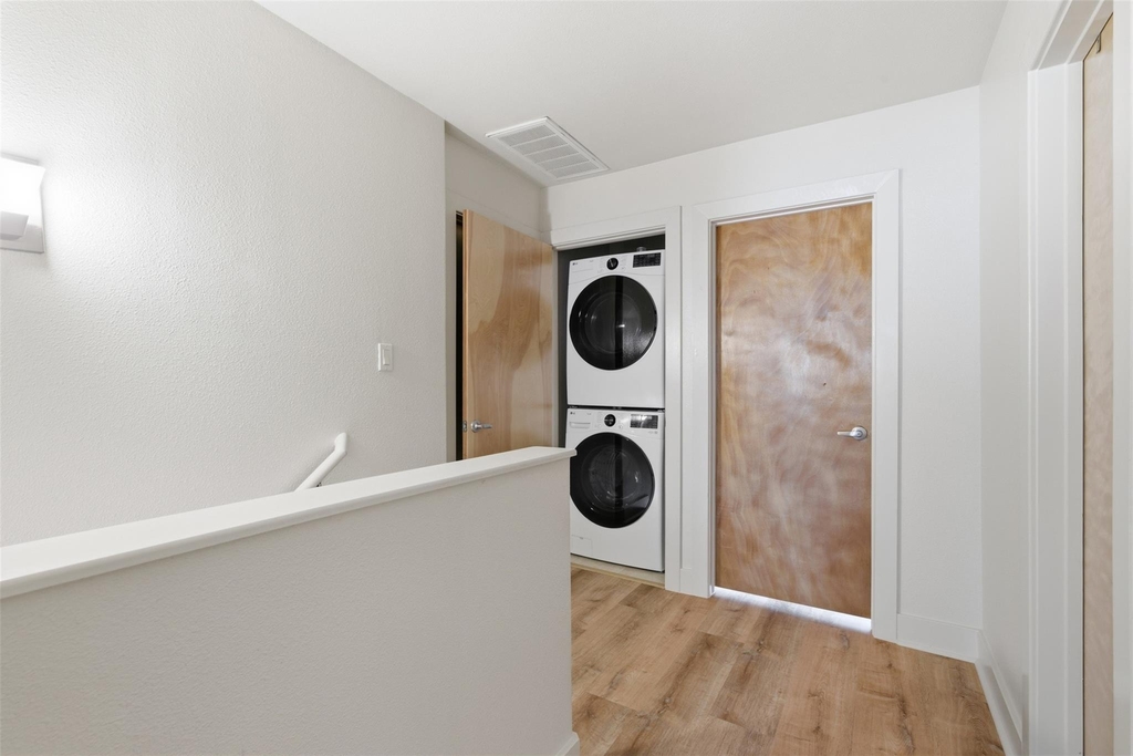 1101 Grove Blvd - Photo 12