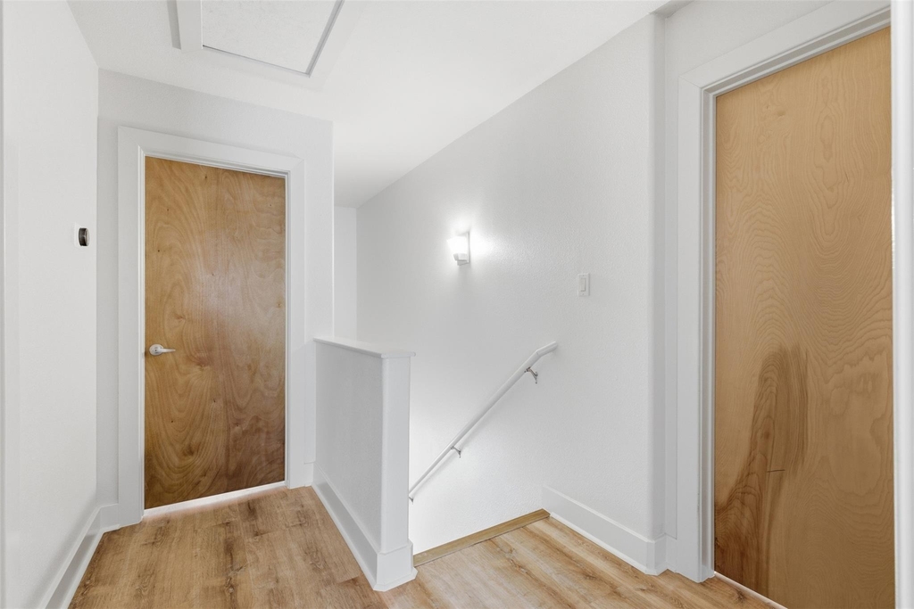 1101 Grove Blvd - Photo 11