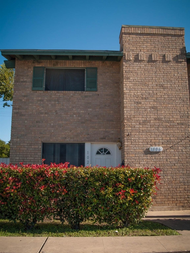 1745 Wooten Park Dr - Photo 1
