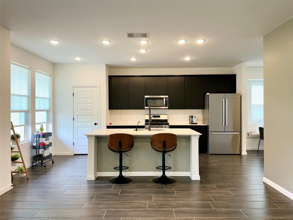 2009 Winston Way - Photo 2