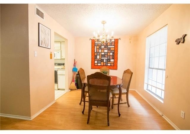 2401 Leon St - Photo 12