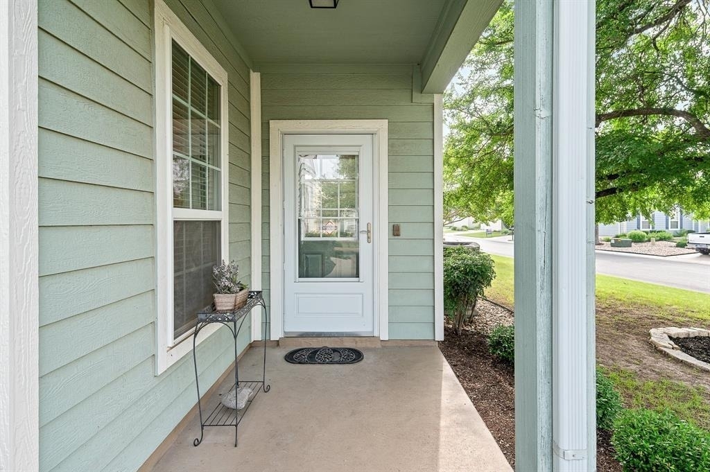 109 Providence St - Photo 3