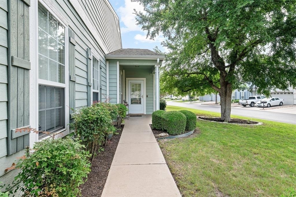 109 Providence St - Photo 4