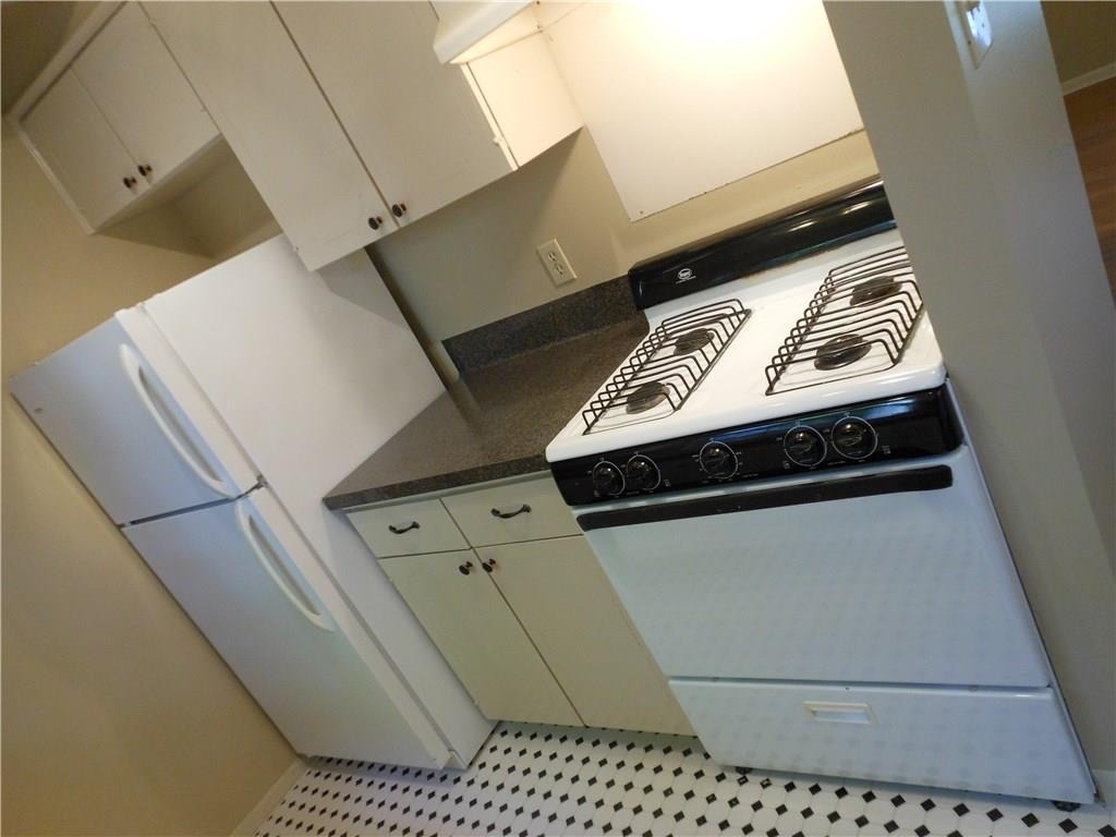 2516 Enfield Rd - Photo 6
