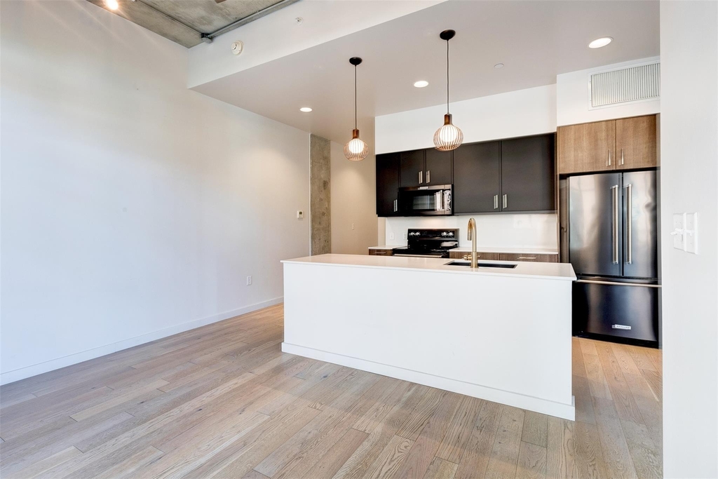 1501 E 4th St - Photo 5