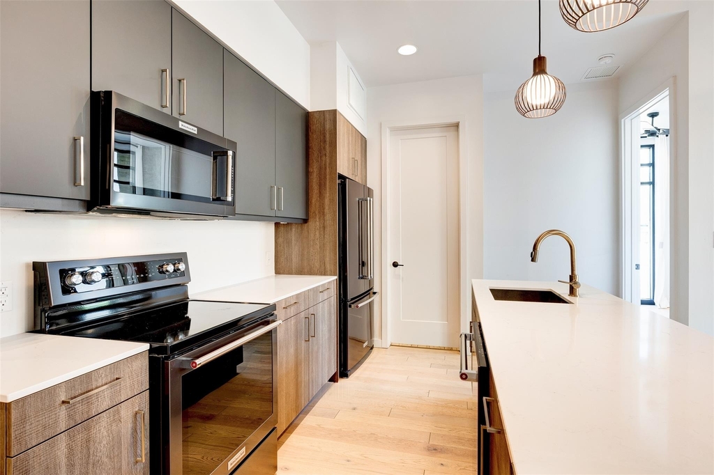 1501 E 4th St - Photo 7