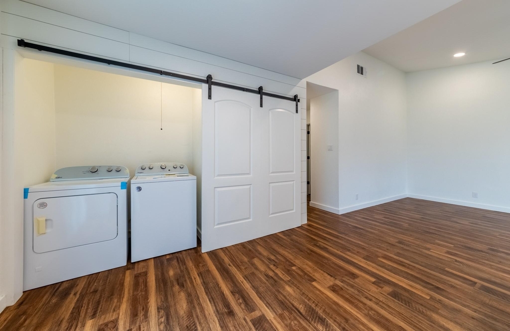 1205 Dobie Dr - Photo 7
