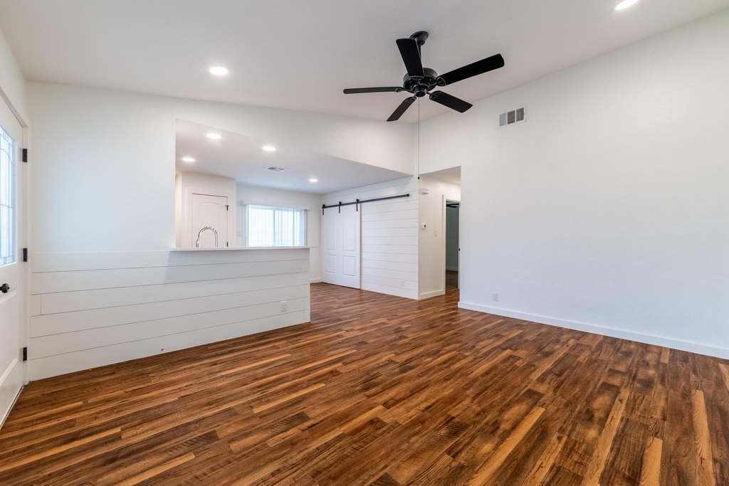 1205 Dobie Dr - Photo 3