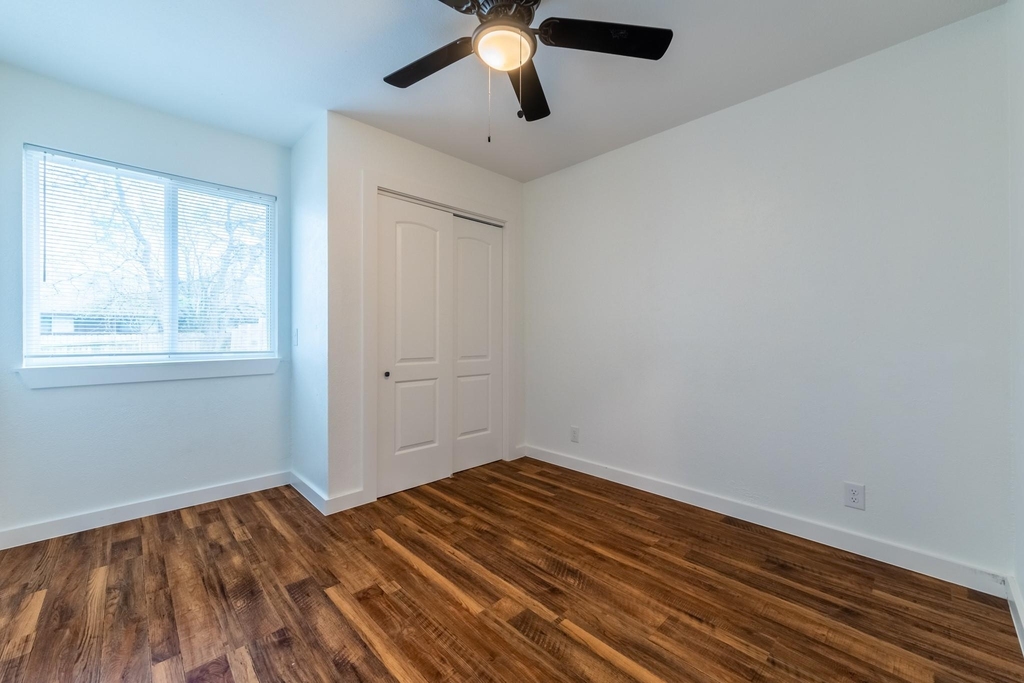 1205 Dobie Dr - Photo 9