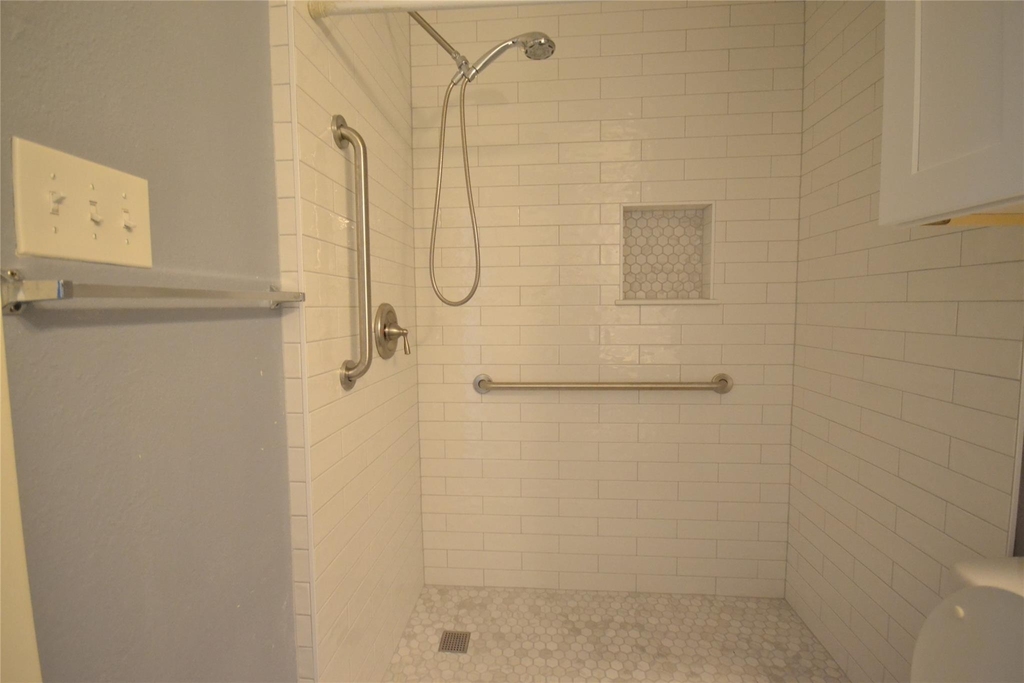 16114 Windermere Dr - Photo 10