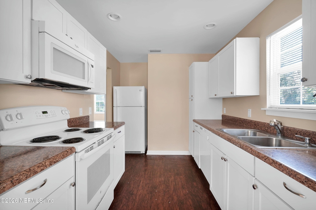 3532 Fleet Street - Photo 6