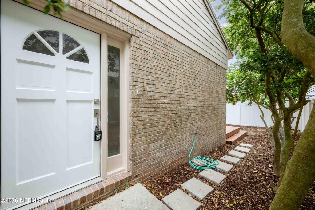 176 E East Coast Drive - Photo 1