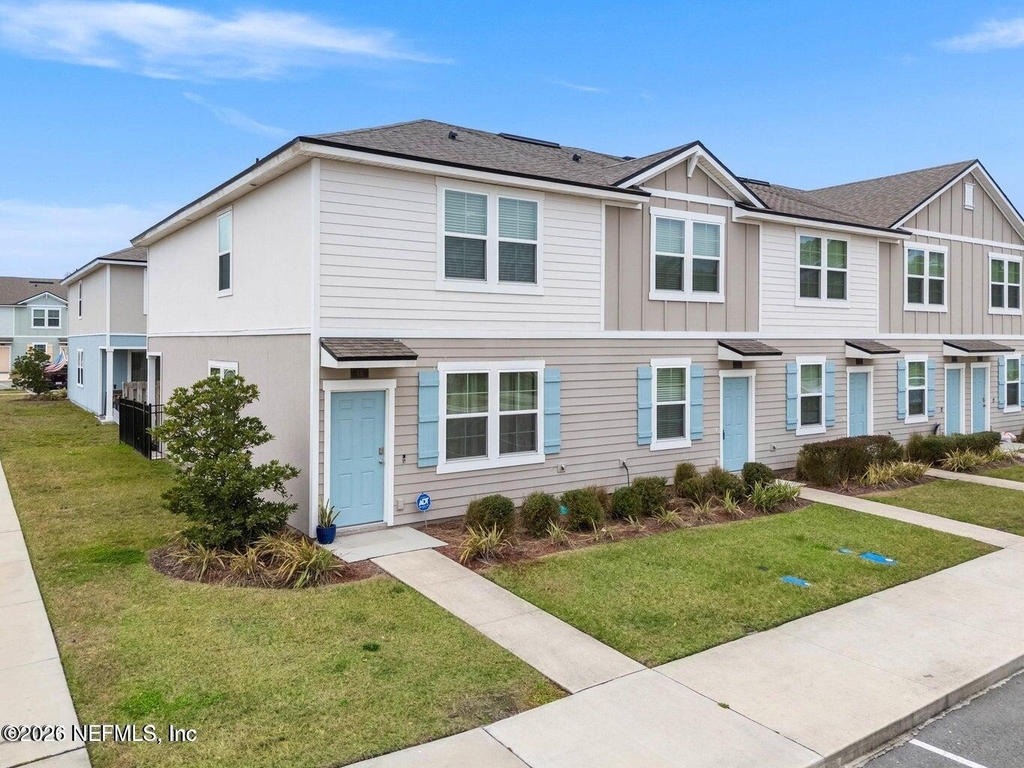 48 Red House Circle - Photo 0