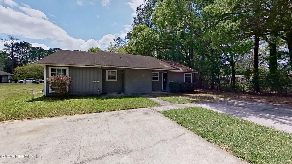 1130 Comanche Street - Photo 0