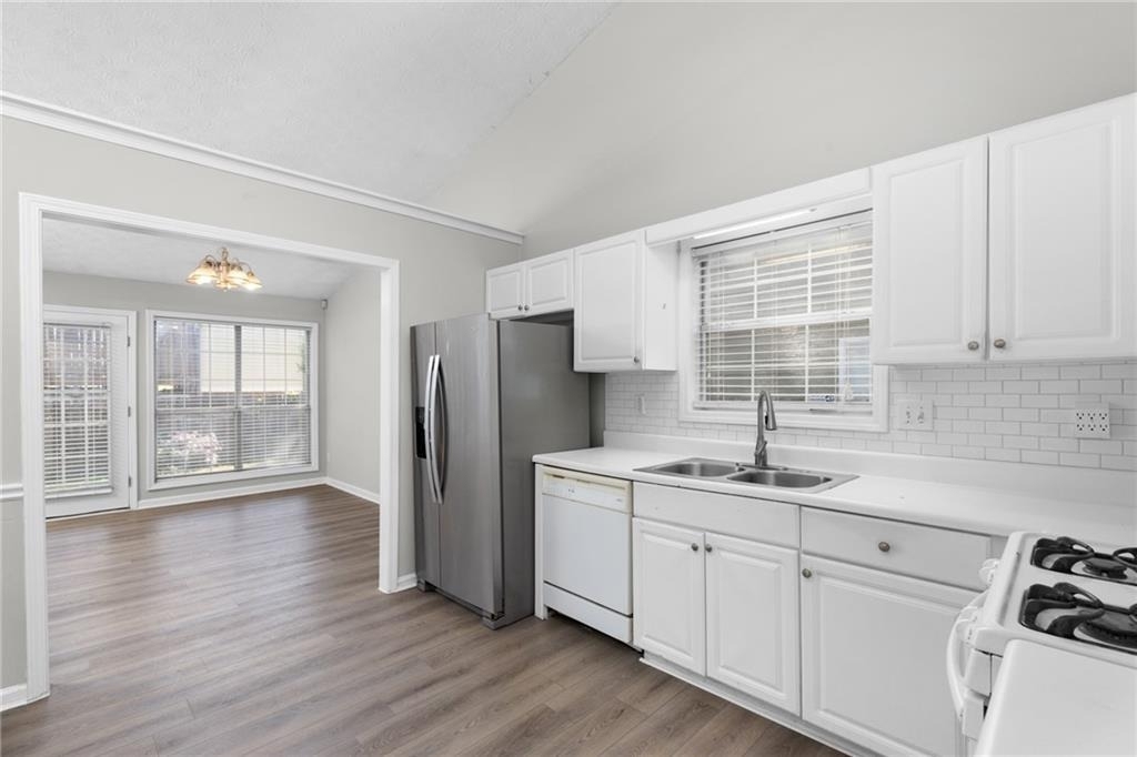 2110 Racquet Club Circle - Photo 2